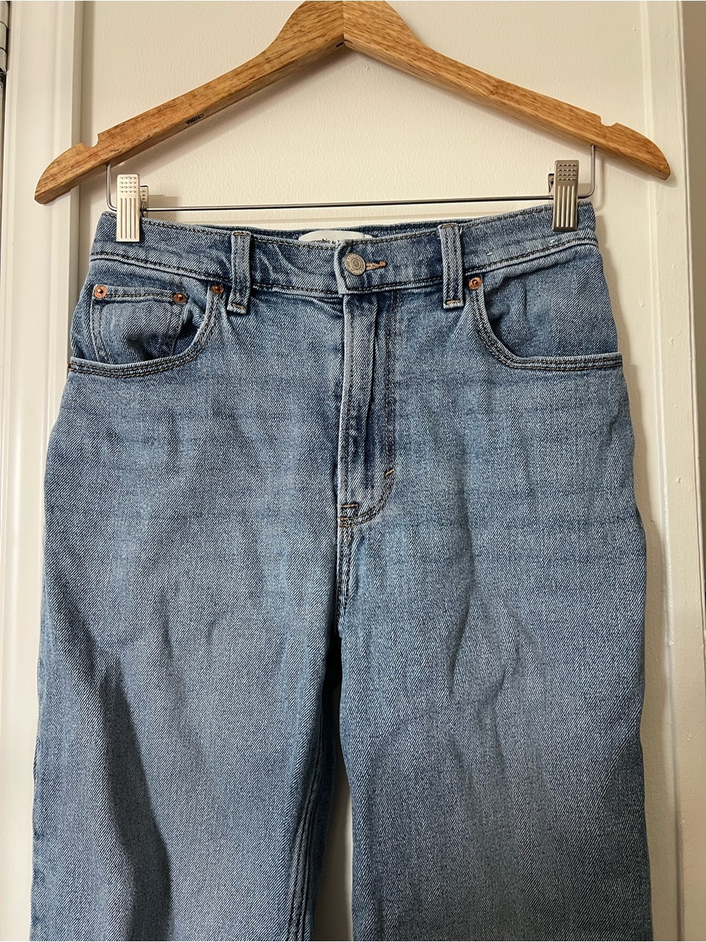 Abercrombie & Fitch 90s Straight Ultra High Rise Jeans 27/4R Light Wash - Picture 5 of 6